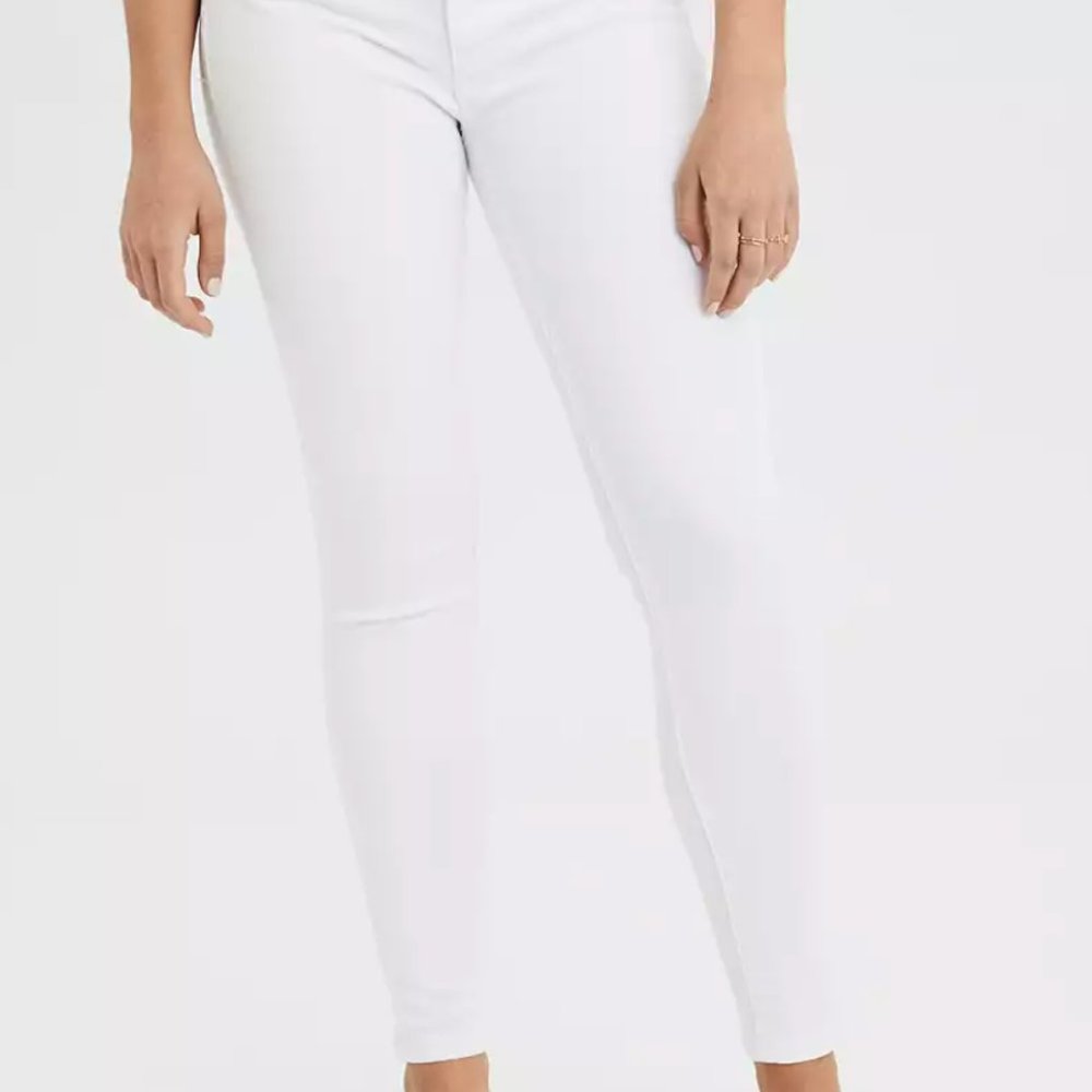 American Eagle White Low Rise Jegging NWT 0 Short